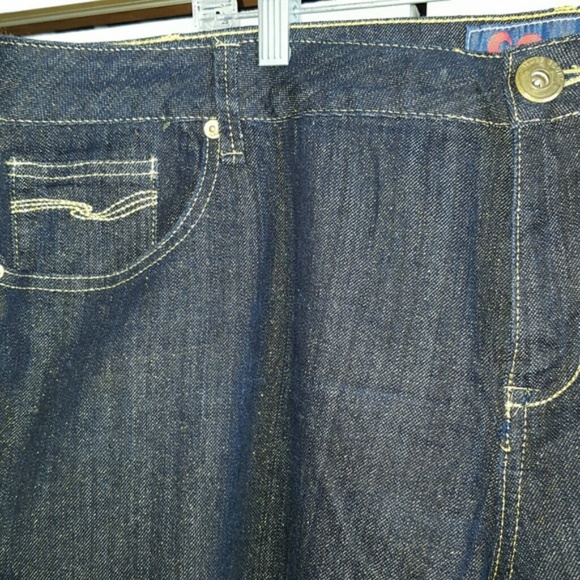 Dark Wash Jeans with Hints Metallic Gold - Picture 3 of 6